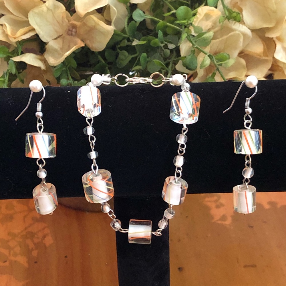 Bracelet and earrings